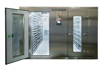 Walk In Incubator (Cooling & Heating)